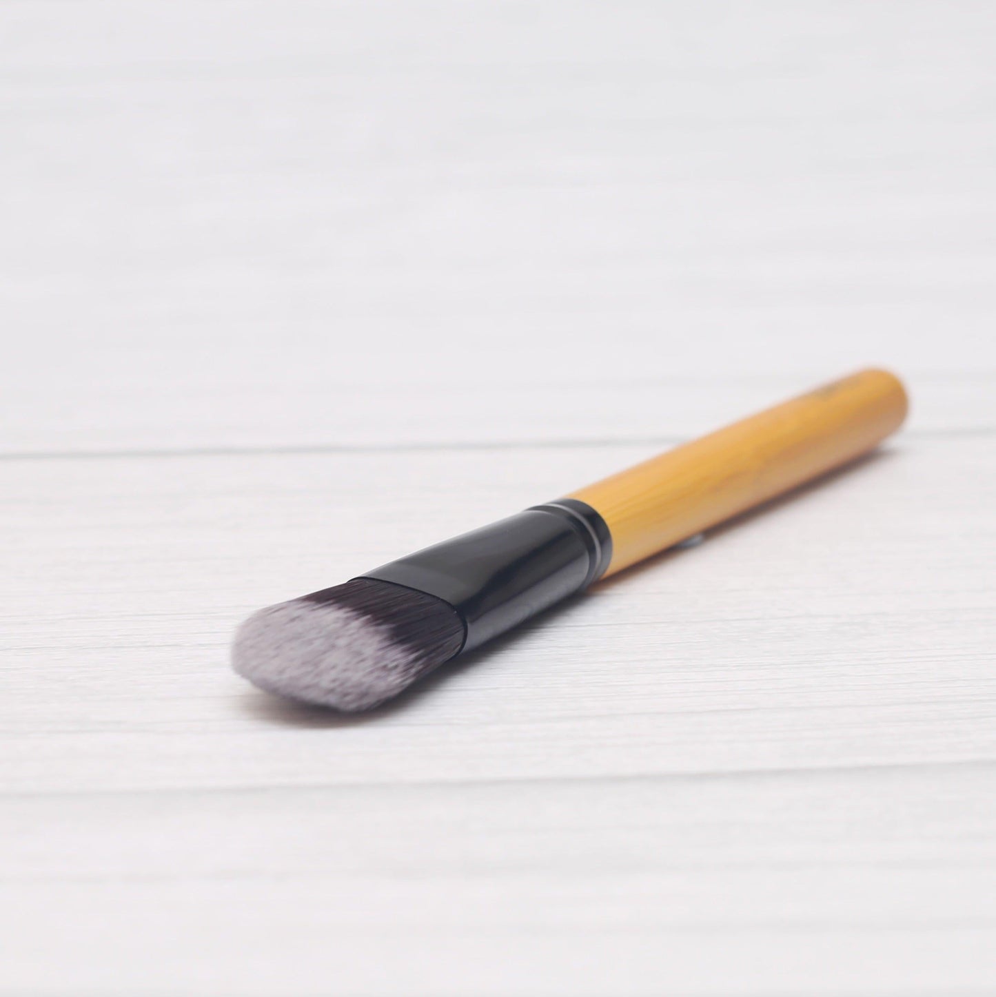 Élanor Classic Foundation Brush