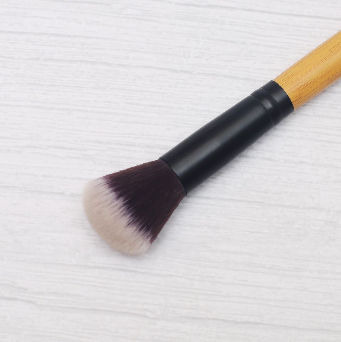Élanor Highlighter Brush