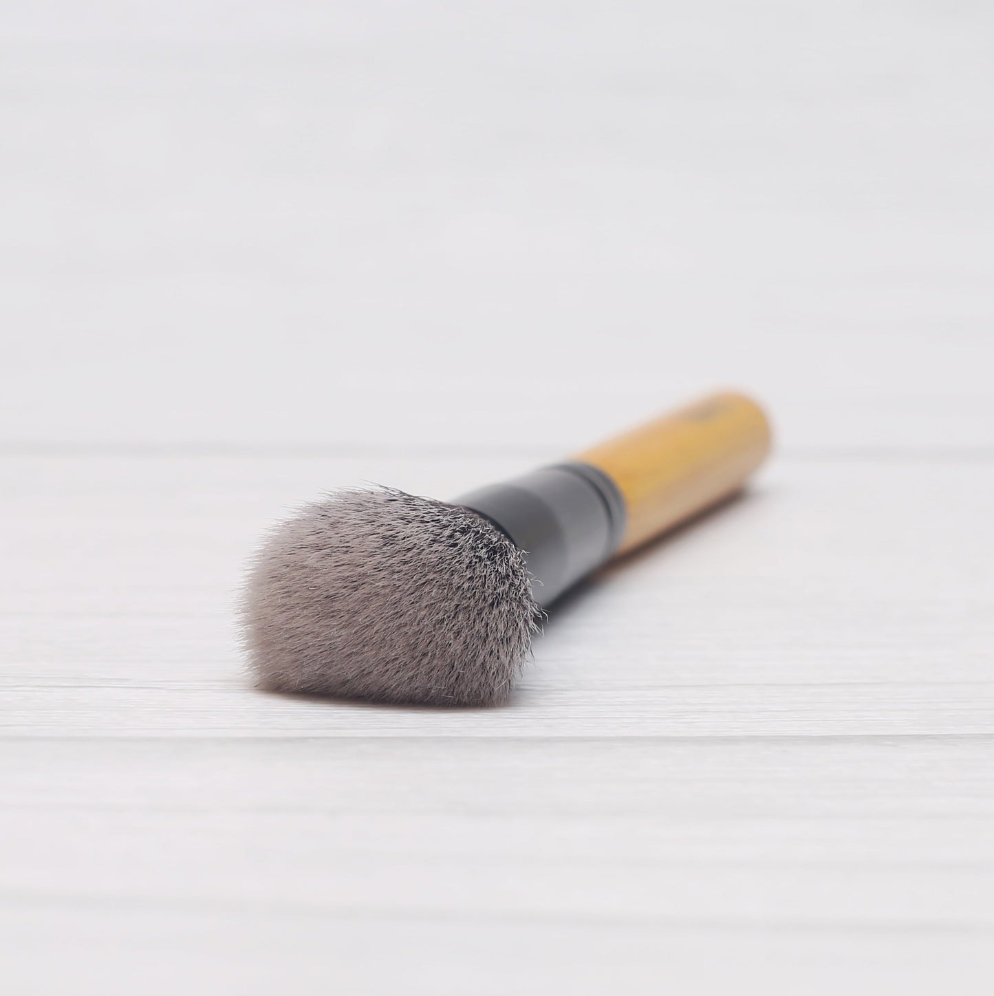 Élanor Highlighter Brush