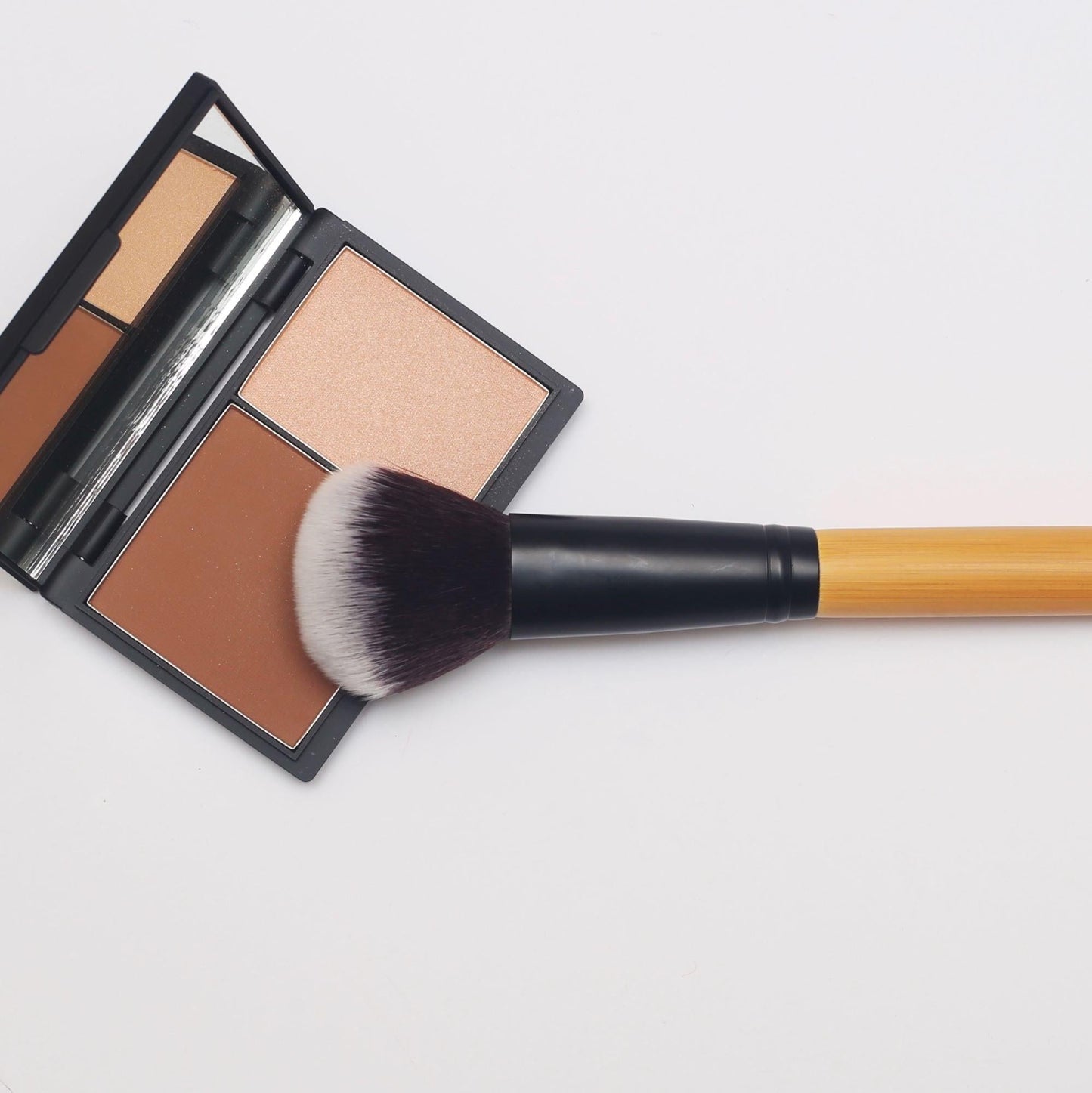 Élanor Contour Makeup Brush